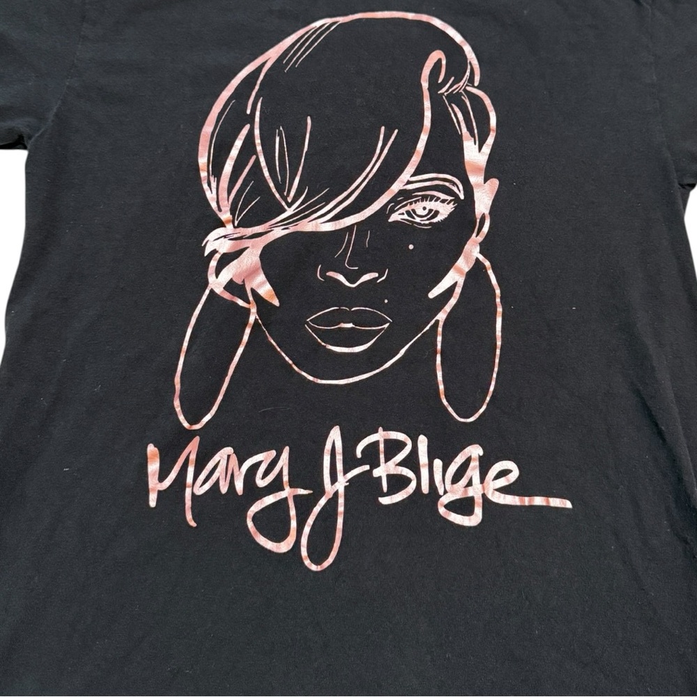 Mary J. Blige Black & Pink Tee - Picture 3 of 4